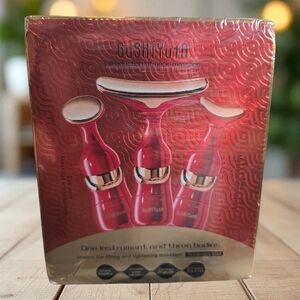 3-Piece Neck & Face Massager – New Sealed